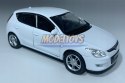 Hyundai i30 biały 1:34 Welly 43610F