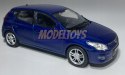 Hyundai i30 niebieski 1:34 Welly 43610F