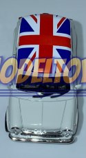 MINI COOPER 1300 biały flaga UK 1:34 Welly 43609F