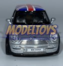 MINI COOPER srebrny flaga UK 1:34 Welly 49766F