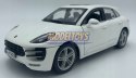 Porsche Macan white 1:24 model Bburago 21077 SUV