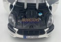 Porsche Macan white 1:24 model Bburago 21077 SUV