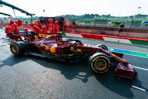 Bolid FERRARI SF1000 Tuscan Leclerc BBurago 1:43 Bolid FERRARI SF1000 Tuscan Leclerc BBurago 1:43
