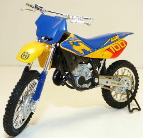 HUSQVARNA CR125 motocykl model 1:18 Welly metalowy HUSQVARNA CR125 motocykl model 1:18 Welly metalowy