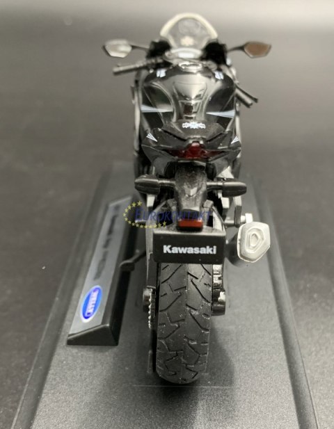 KAWASAKI Ninja ZX-10RR 2017 model 1:18 Welly KAWASAKI Ninja ZX-10RR 2017 model 1:18 Welly