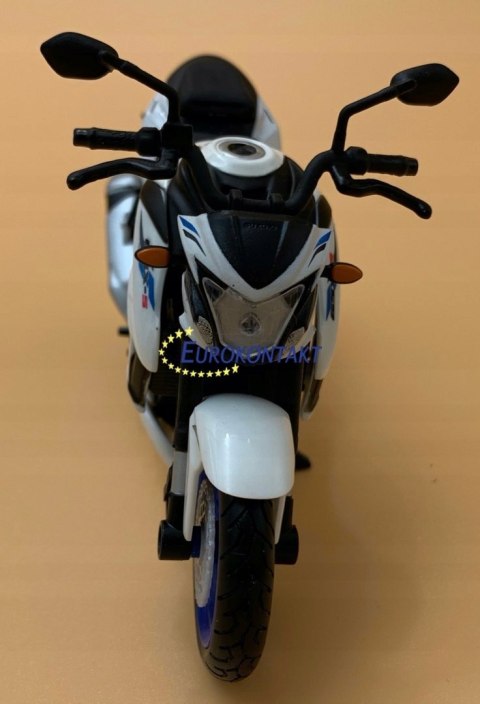 SUZUKI GSX S750 ABS na podstawce model 1:18 Maisto SUZUKI GSX S750 ABS na podstawce model 1:18 Maisto