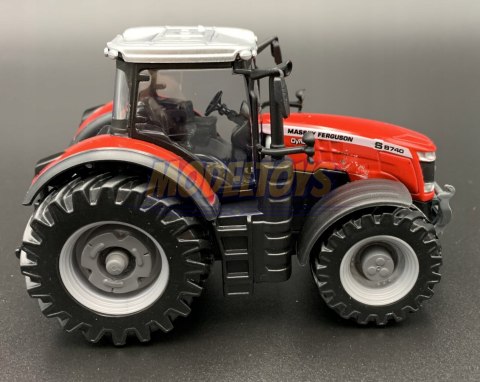 Traktor Massey Ferguson z napędem BBURAGO metal Traktor Massey Ferguson z napędem BBURAGO metal