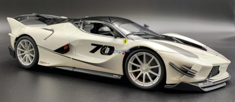 FERRARI FXX K Evo 70 duży model 1:18 Bburago 16012 FERRARI FXX K Evo 70 duży model 1:18 Bburago 16012