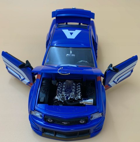 Ford Mustang 2006 Kapitan Ameryka MARVEL JADA1:24 Ford Mustang 2006 Kapitan Ameryka MARVEL JADA1:24