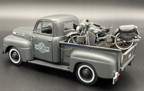 HARLEY DAVIDSON WLA Flathead 1942 + FORD F-1 1:24 HARLEY DAVIDSON WLA Flathead 1942 + FORD F-1 1:24