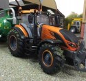 VALTRA TZ54 ciągnik traktor 1:32 Britains 43273