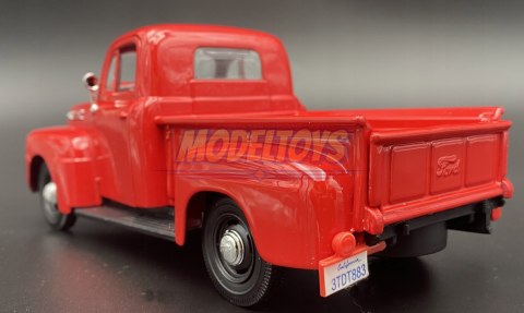 Ford F-1 Pickup 1948 red 1:25 model Maisto 31935