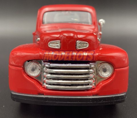 Ford F-1 Pickup 1948 red 1:25 model Maisto 31935