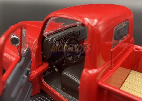 Ford F-1 Pickup 1948 red 1:25 model Maisto 31935
