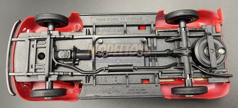 Ford F-1 Pickup 1948 red 1:25 model Maisto 31935