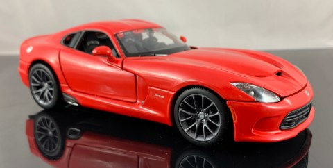DODGE Viper GTS 2013 1:24 Maisto 31271 model metal DODGE Viper GTS 2013 1:24 Maisto 31271 model metal