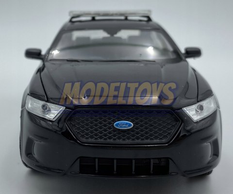 FORD Interceptor POLICE model METAL WELLY 1:24 FORD Interceptor POLICE model METAL WELLY 1:24
