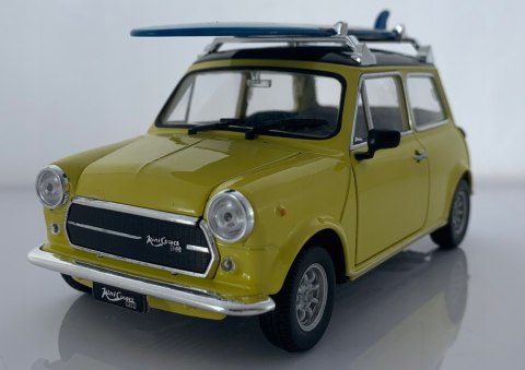 MINI Cooper 1300 z deską SURFING metal WELLY 1:24 MINI Cooper 1300 z deską SURFING metal WELLY 1:24