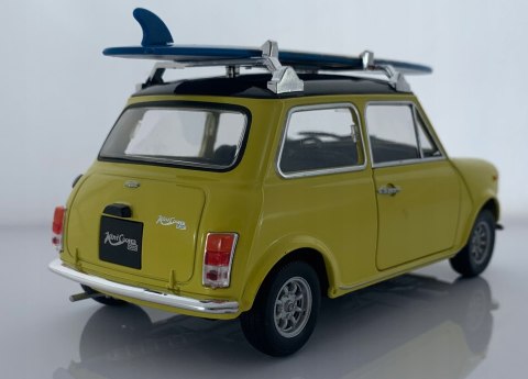 MINI Cooper 1300 z deską SURFING metal WELLY 1:24 MINI Cooper 1300 z deską SURFING metal WELLY 1:24
