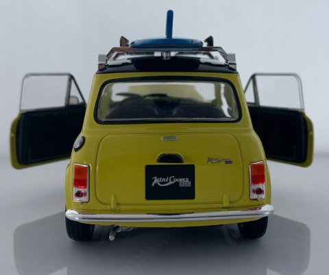 MINI Cooper 1300 z deską SURFING metal WELLY 1:24 MINI Cooper 1300 z deską SURFING metal WELLY 1:24