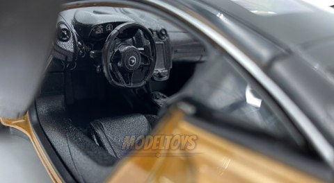 McLaren GT metal model Welly 1:24 McLaren GT metal model Welly 1:24