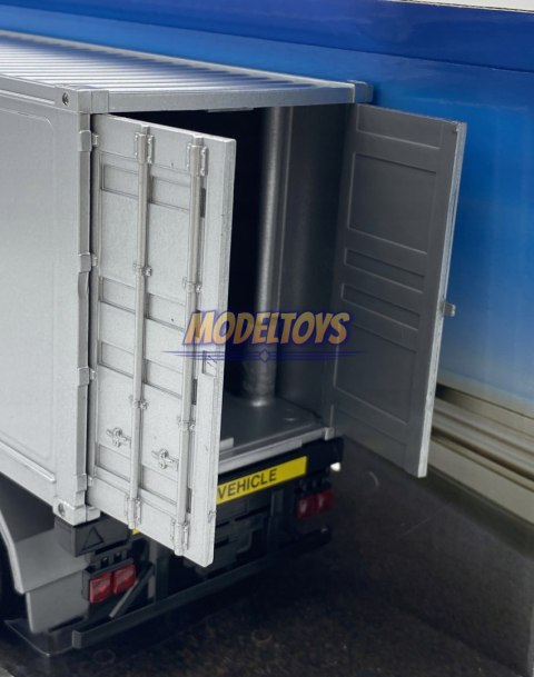 VOLVO FH ciągnik z naczepą TIR model WELLY 1:32 VOLVO FH ciągnik z naczepą TIR model WELLY 1:32