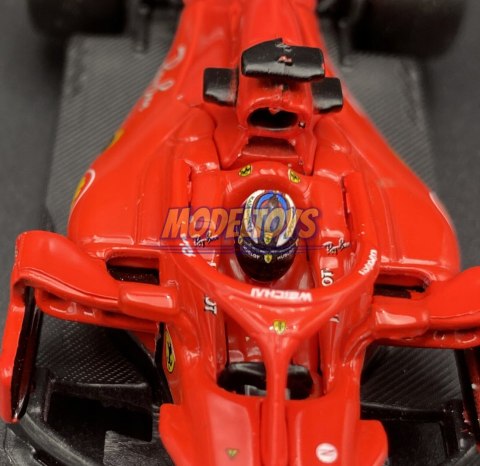 Bolid F1 FERRARI SF71H Raikkonen KASK BBurago 1:43 Bolid F1 FERRARI SF71H Raikkonen KASK BBurago 1:43