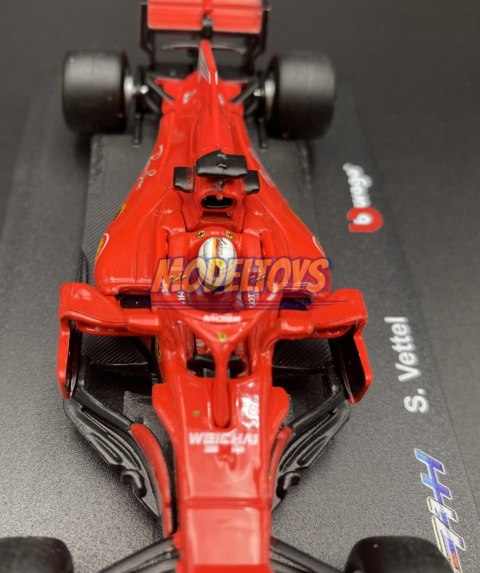 Bolid F1 FERRARI SF71H S. Vettel KASK BBurago 1:43 Bolid F1 FERRARI SF71H S. Vettel KASK BBurago 1:43