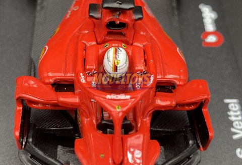 Bolid F1 FERRARI SF71H S. Vettel KASK BBurago 1:43 Bolid F1 FERRARI SF71H S. Vettel KASK BBurago 1:43