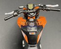 KTM 250 Duke model motocykl 1:18 Bburago