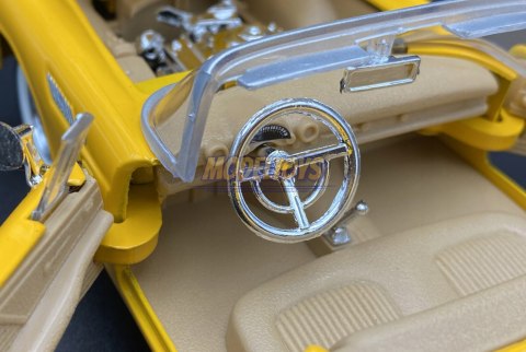 Ford THUNDERBIRD rok 1956 1:24 Motormax 73215 Ford THUNDERBIRD rok 1956 1:24 Motormax 73215