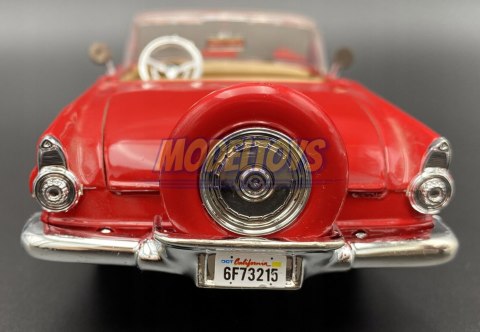 Ford THUNDERBIRD rok 1956 red 1:24 Motormax 73215 Ford THUNDERBIRD rok 1956 red 1:24 Motormax 73215