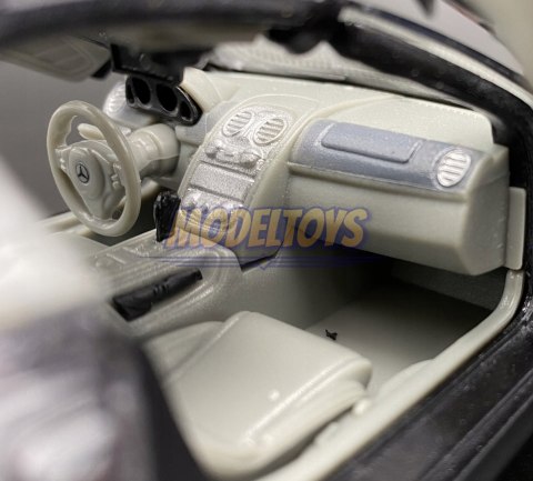 Mercedes Benz SLR McLaren 1:24 Motormax 73306 Mercedes Benz SLR McLaren 1:24 Motormax 73306