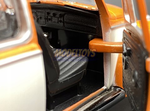VW Classic Beetle Rear Luggage 1:24 Motormax 79558 VW Classic Beetle Rear Luggage 1:24 Motormax 79558