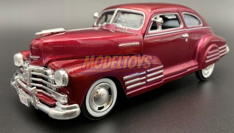 Chevrolet Aerosedan Fleetline 1:24 Motormax 73266 Chevrolet Aerosedan Fleetline 1:24 Motormax 73266