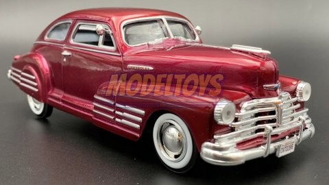 Chevrolet Aerosedan Fleetline 1:24 Motormax 73266 Chevrolet Aerosedan Fleetline 1:24 Motormax 73266