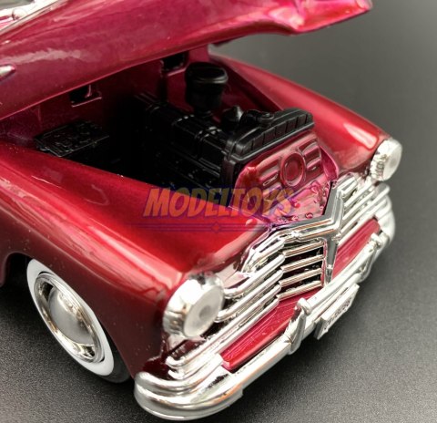 Chevrolet Aerosedan Fleetline 1:24 Motormax 73266 Chevrolet Aerosedan Fleetline 1:24 Motormax 73266