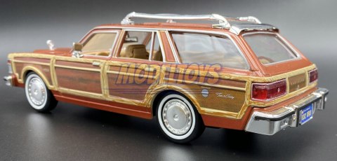 Chrysler LeBaron Town&Coun 1:24 Motormax 73331
