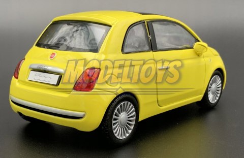 FIAT 500 Nuova 1:24 Motormax 73373 FIAT 500 Nuova 1:24 Motormax 73373