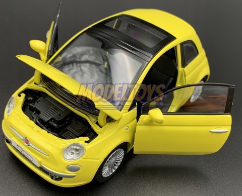FIAT 500 Nuova 1:24 Motormax 73373 FIAT 500 Nuova 1:24 Motormax 73373