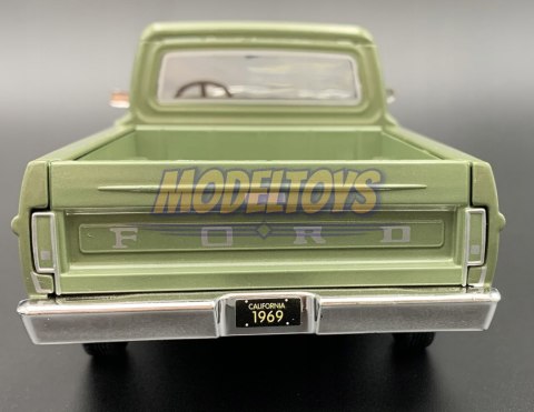 Ford F-100 Pickup 1969 1:24 Motormax 79315 Ford F-100 Pickup 1969 1:24 Motormax 79315