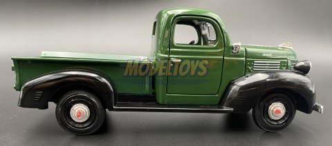 Plymouth 1941 Pickup 1:24 model Motormax 73278 Plymouth 1941 Pickup 1:24 model Motormax 73278