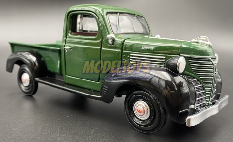 Plymouth 1941 Pickup 1:24 model Motormax 73278 Plymouth 1941 Pickup 1:24 model Motormax 73278