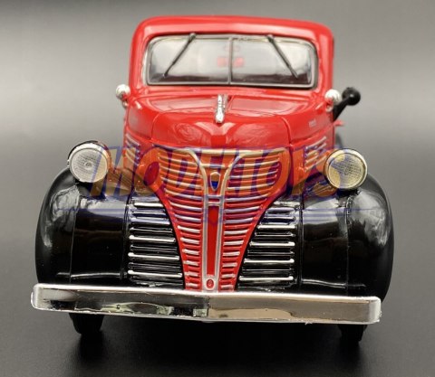 Plymouth 1941 Pickup 1:24 model Motormax 73278 Plymouth 1941 Pickup 1:24 model Motormax 73278