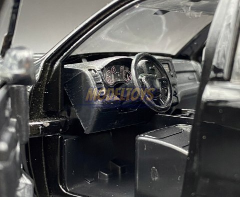 RAM 1500 Crew Cab Laramie 2019 1:27 Motormax 79357 RAM 1500 Crew Cab Laramie 2019 1:27 Motormax 79357