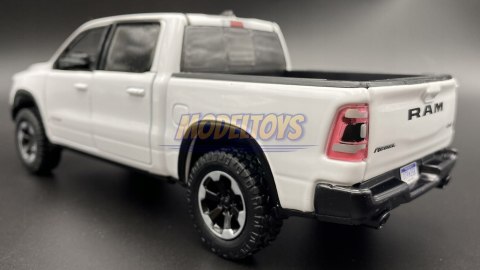 RAM 1500 Crew Rebel 2019 1:27 model Motormax 79358 RAM 1500 Crew Rebel 2019 1:27 model Motormax 79358