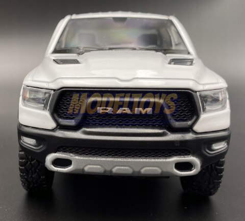 RAM 1500 Crew Rebel 2019 1:27 model Motormax 79358 RAM 1500 Crew Rebel 2019 1:27 model Motormax 79358