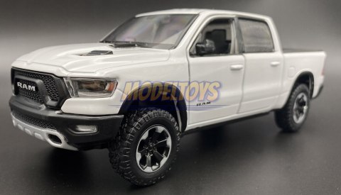 RAM 1500 Crew Rebel 2019 1:27 model Motormax 79358 RAM 1500 Crew Rebel 2019 1:27 model Motormax 79358