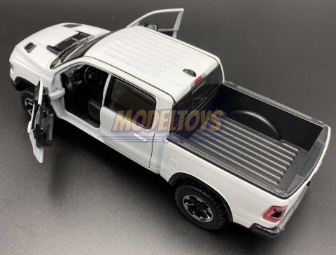 RAM 1500 Crew Rebel 2019 1:27 model Motormax 79358 RAM 1500 Crew Rebel 2019 1:27 model Motormax 79358