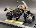 BMW F800 GS na podstawce 1:18 Motormax